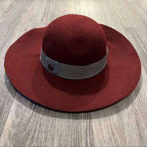 Burgundy wool Goorin Brothers floppy hat